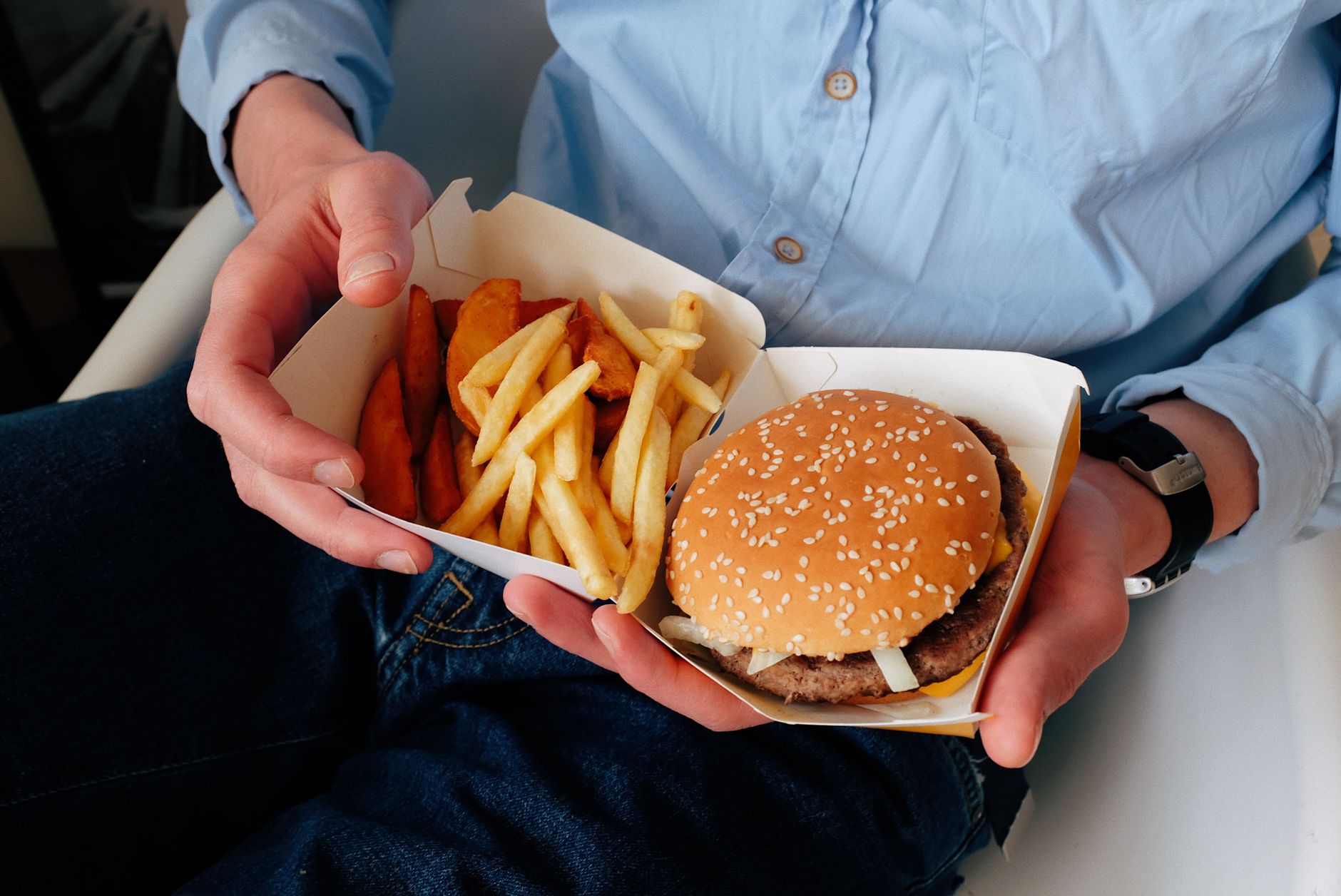 Fast food: hambúrguer e batata frita
